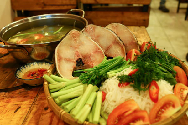 Hướng dẫn làm lẩu cá trắm ngon như ngoài hàng