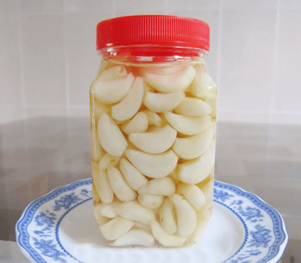 Cách ngâm tỏi màu xanh Trung Quốc