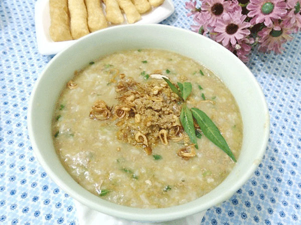 Cháo cua đồng cho bé với bí đỏ