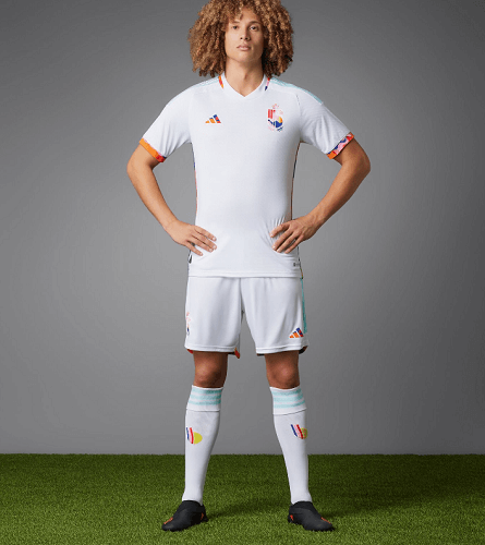 Áo đấu sân khách đội tuyển Bỉ tại vòng loại World Cup 2022 châu Âu. Áo đấu sân khách đội tuyển Bỉ tại vòng bảng World Cup 2022