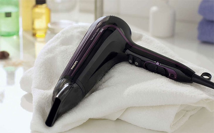 Lưu ý khi sấy tóc cho người yêu