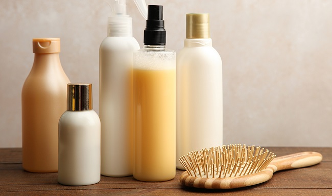 Sau khi uốn tóc có nên dùng dầu xả không?