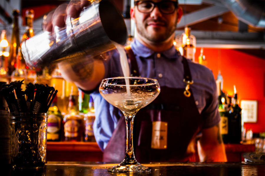 Tìm hiểu bartender là gì