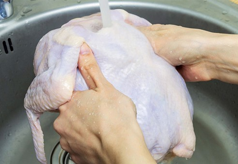 Sơ chế nguyên liệu làm miến măng gà