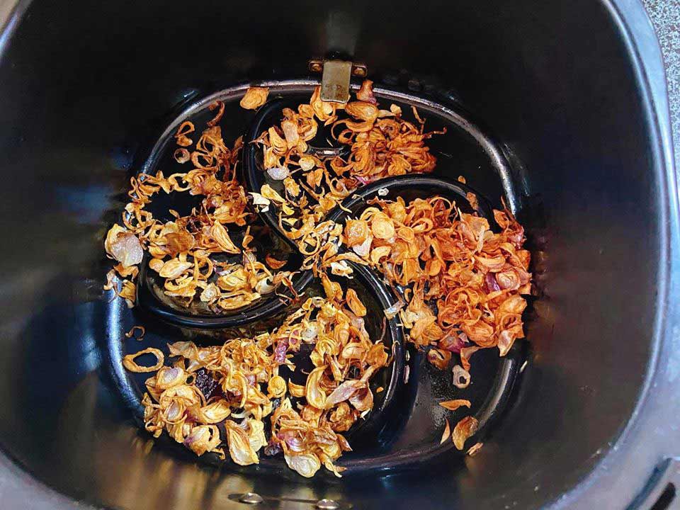 Chiên hành tím bằng nồi chiên không dầu