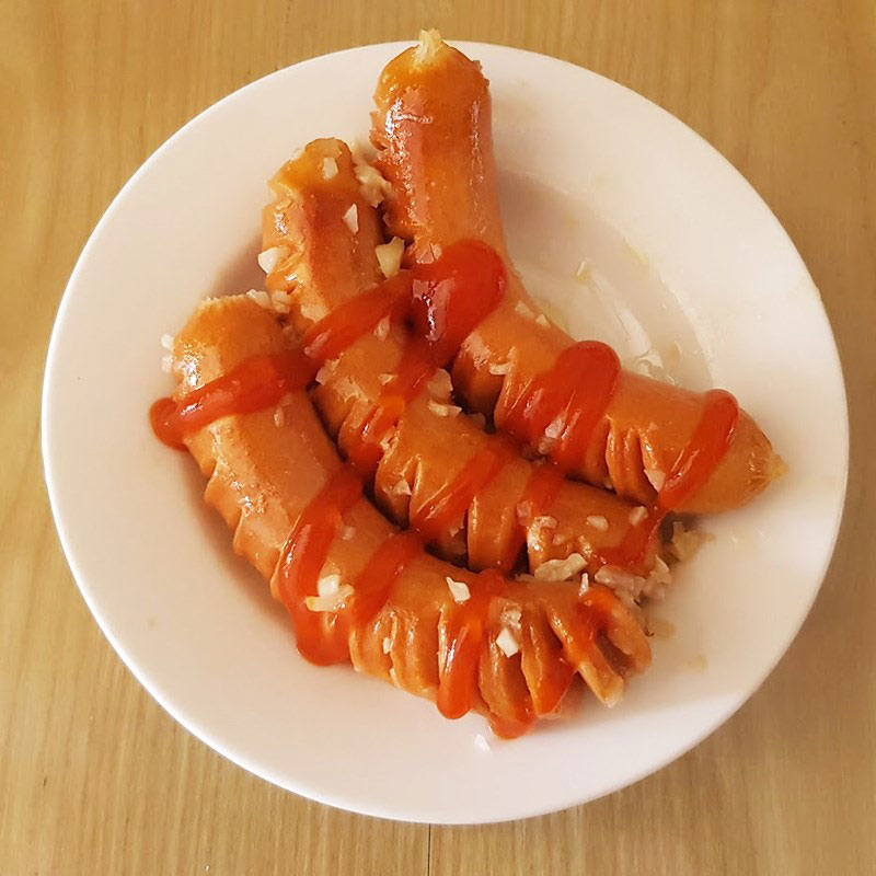 Cách làm xúc xích bơ tỏi nướng bằng nồi chiên không dầu