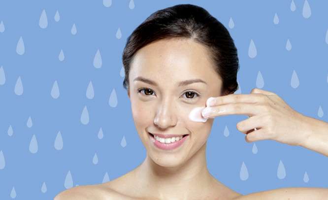Ảnh 1: Trời mưa có nên dùng kem chống nắng không?