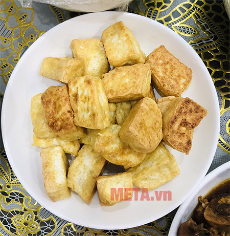 Đậu rán già sẽ làm món bún riêu cua ngon hơn