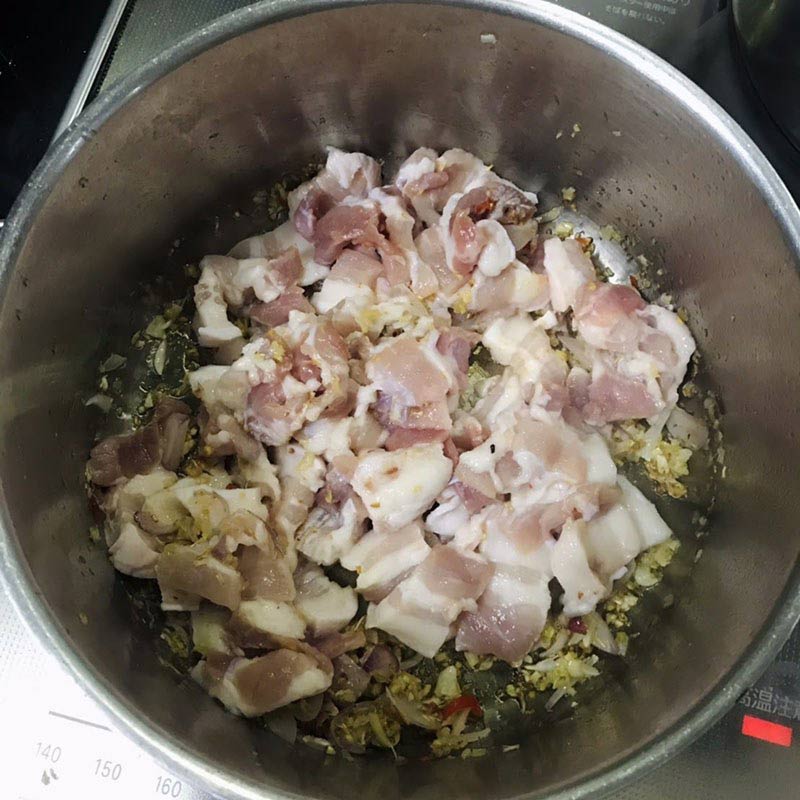 Kho thịt sả ớt