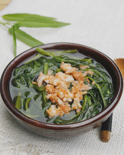 Thành phẩm món canh chua rau muống nấu tôm