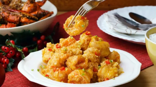 Thành phẩm món tôm sốt trứng muối phô mai