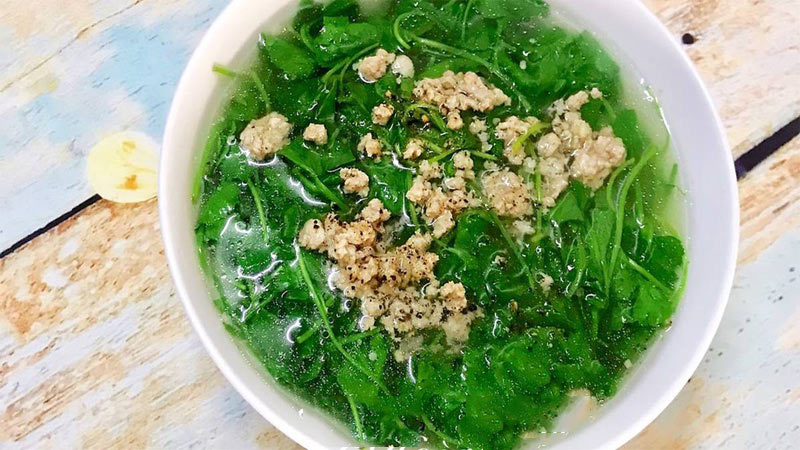 Thành phẩm món canh rau má thịt bằm