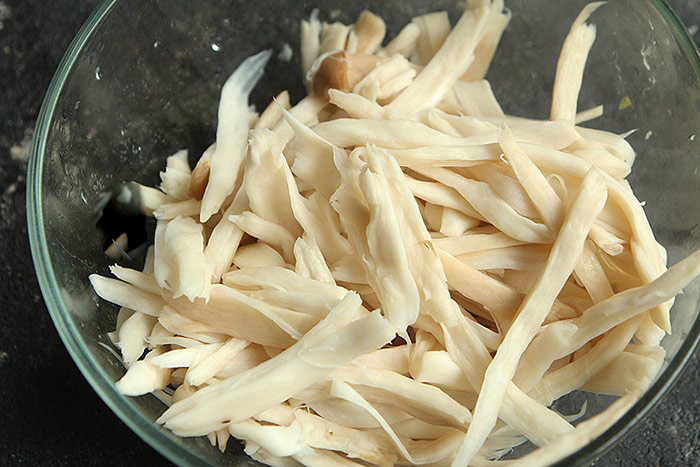 Sơ chế nấm đùi gà