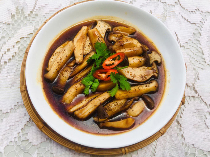 Thành phẩm món nấm đùi gà khi tiêu