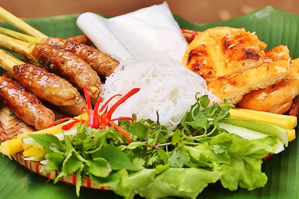 Thành phẩm món nem lụi cay