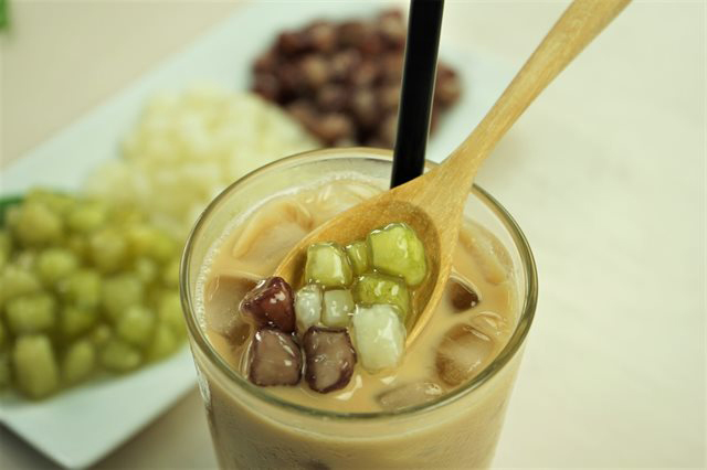 Thành phẩm món trà sữa thạch củ năng không bị dính đơn giản