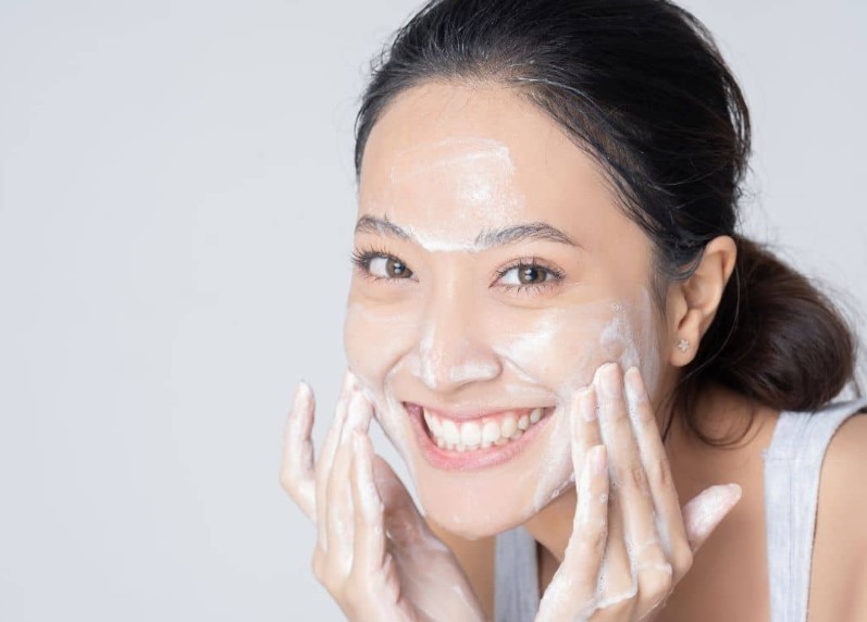 Nên sử dụng sữa rửa mặt bao nhiêu lần 1 ngày?