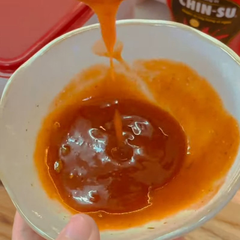 Làm nước sốt mì trộn đơn giản