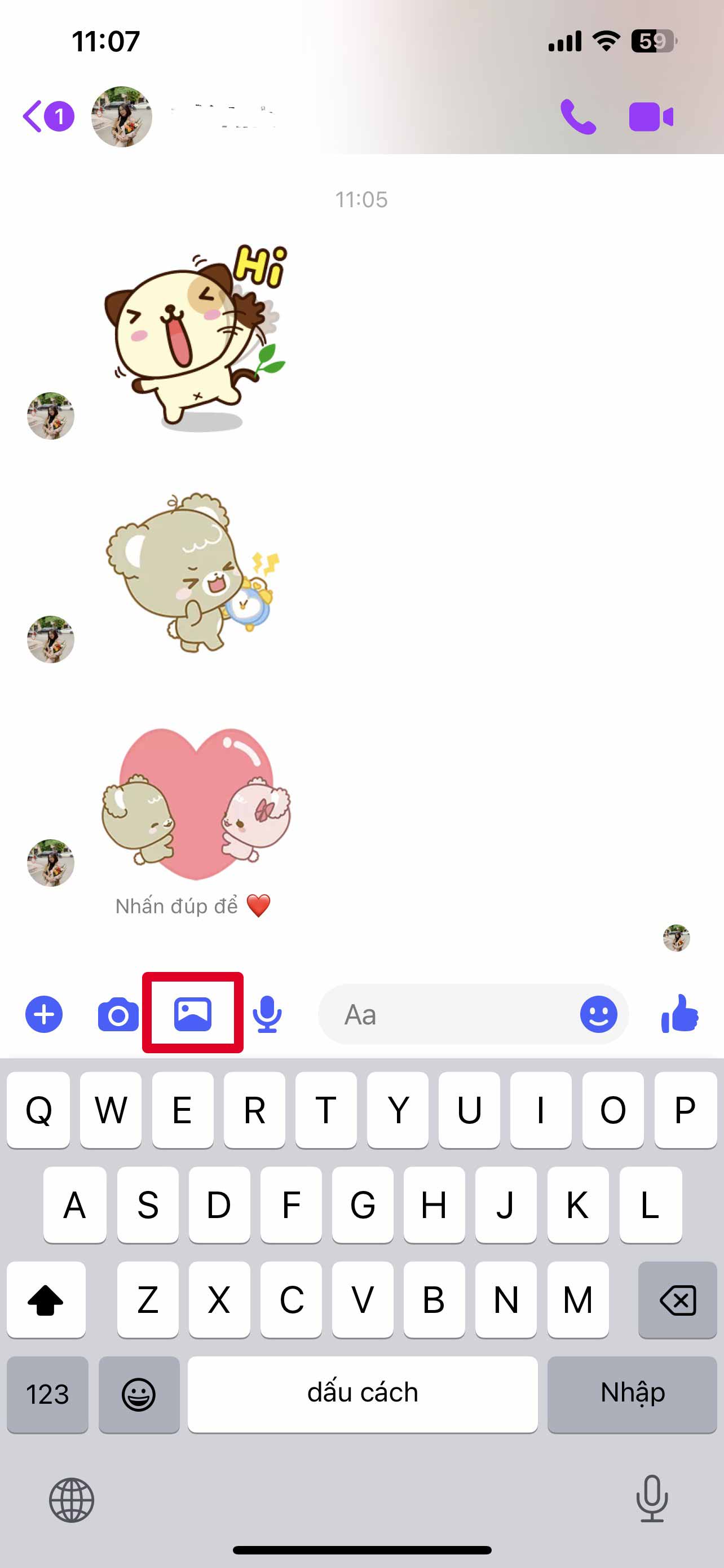 Nhấn vào Messenger → Chọn vào cuộc hội thoại bạn muốn nhắn tin