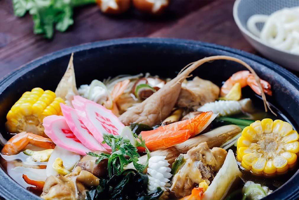 Thành phẩm món mì udon xào hải sản