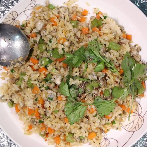 Thành phẩm món cơm chiên hến