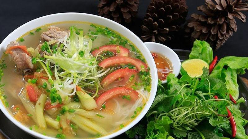 Thành phẩm món bún sườn chua