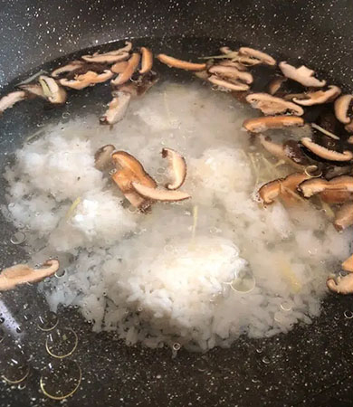 Nấu cháo bằng cơm nguội