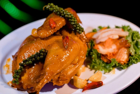 Thành phẩm món gà hấp mắm nhĩ