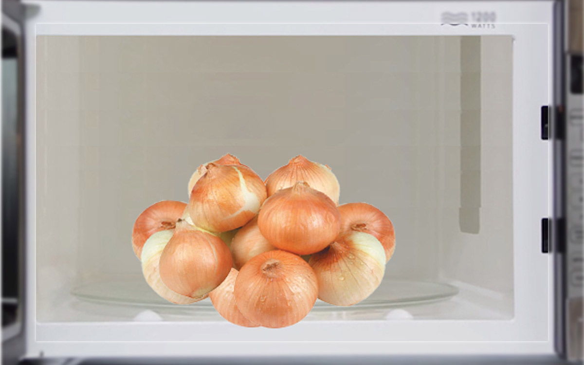 Cách làm củ hành tây bớt hăng bằng lò vi sóng