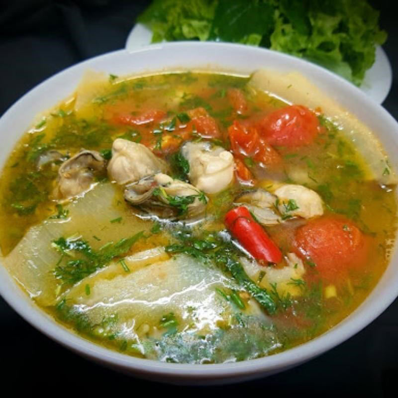Thành phẩm món canh hàu nấu măng chua
