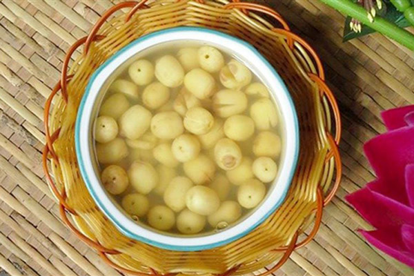 Thành phẩm món chè hạt sen đường phèn