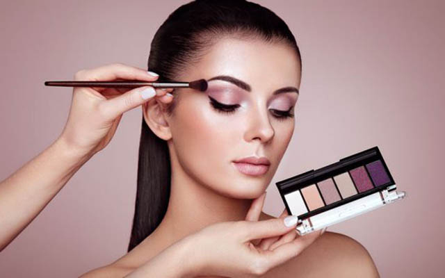 Tus hay về nghề makeup