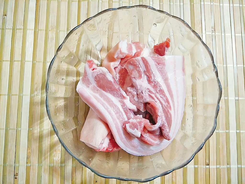 Sơ chế thịt lợn