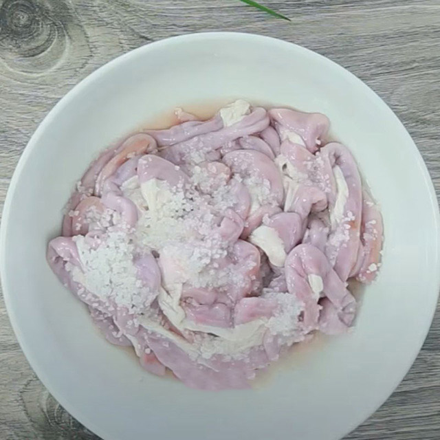 Cách làm sạch lòng se điếu