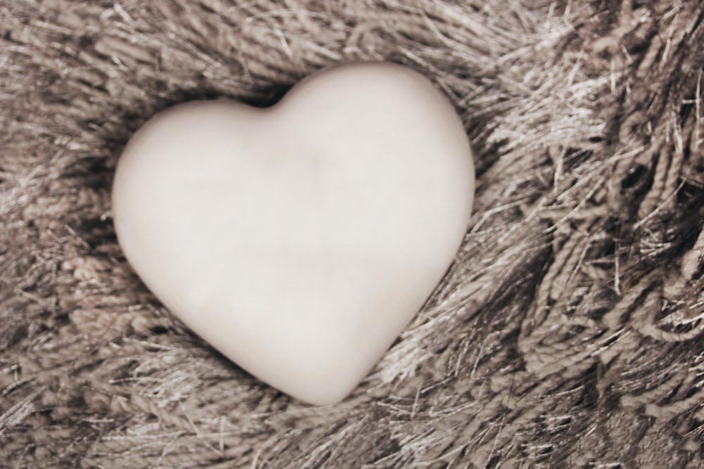 Trái tim màu trắng