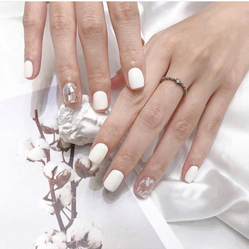 Nail cô dâu đẹp màu trắng