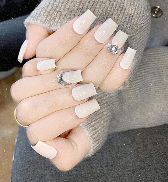 Nail cô dâu đẹp màu trắng đính đá đẹp