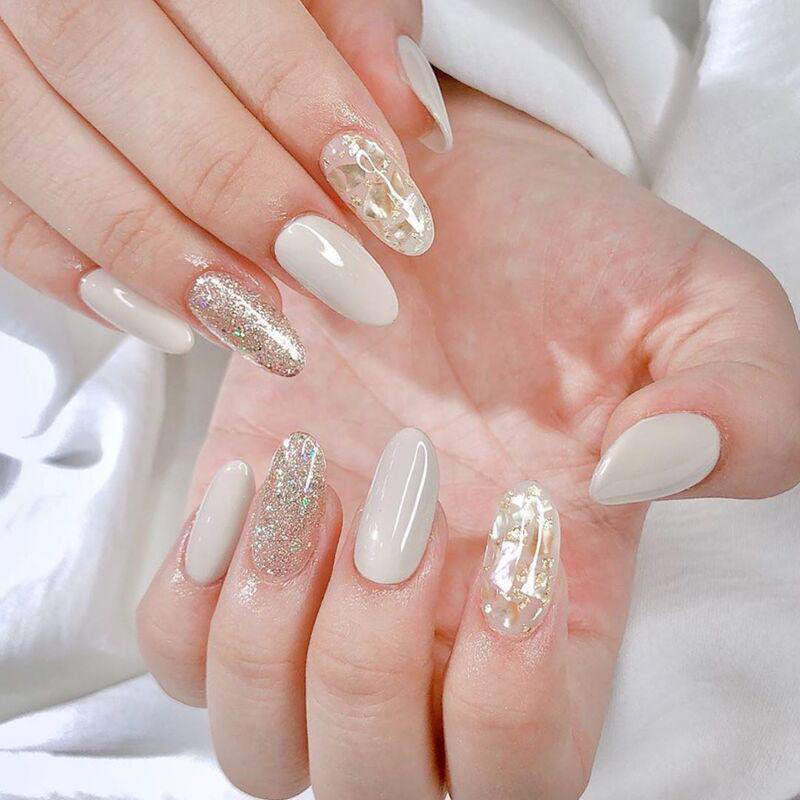 Nail cô dâu đẹp màu trắng họa tiết