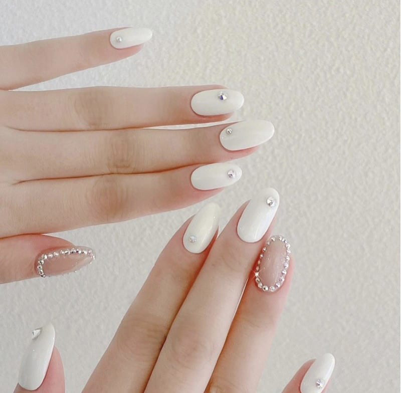 Nail cô dâu đẹp màu trắng