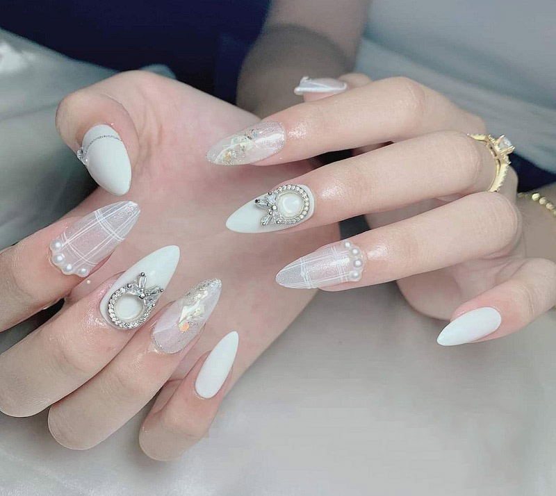 Nail cô dâu đẹp màu trắng