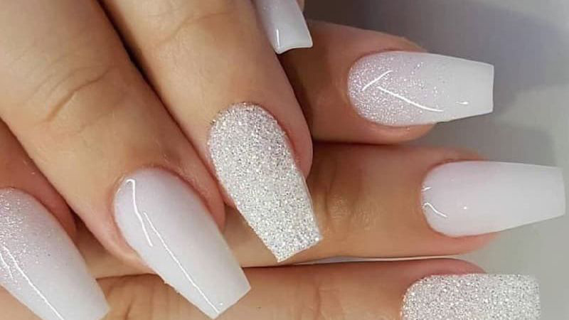 Nail cô dâu đẹp màu trắng