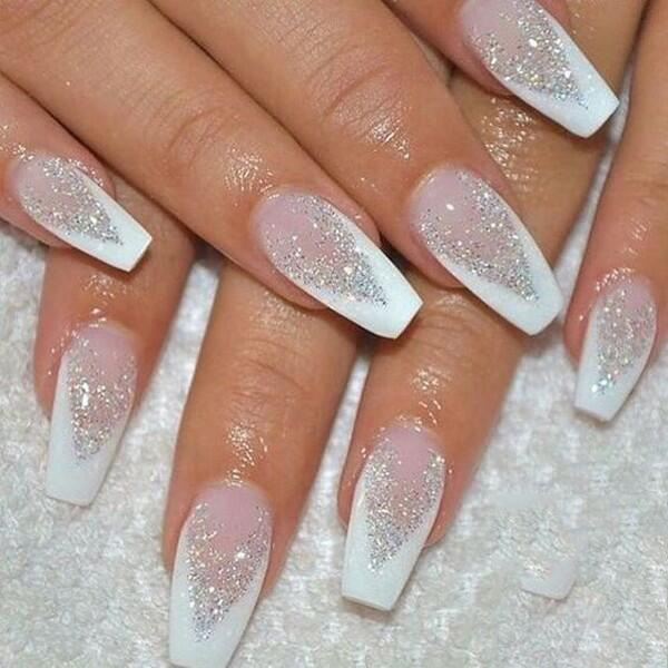 Nail cô dâu đẹp màu trắng kim tuyến