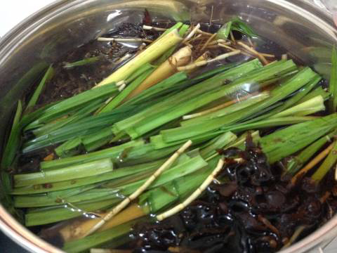 Nấu sâm bông cúc rong biển