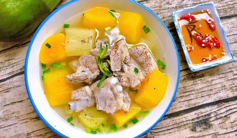 Thành phẩm món canh đu đủ hầm xương