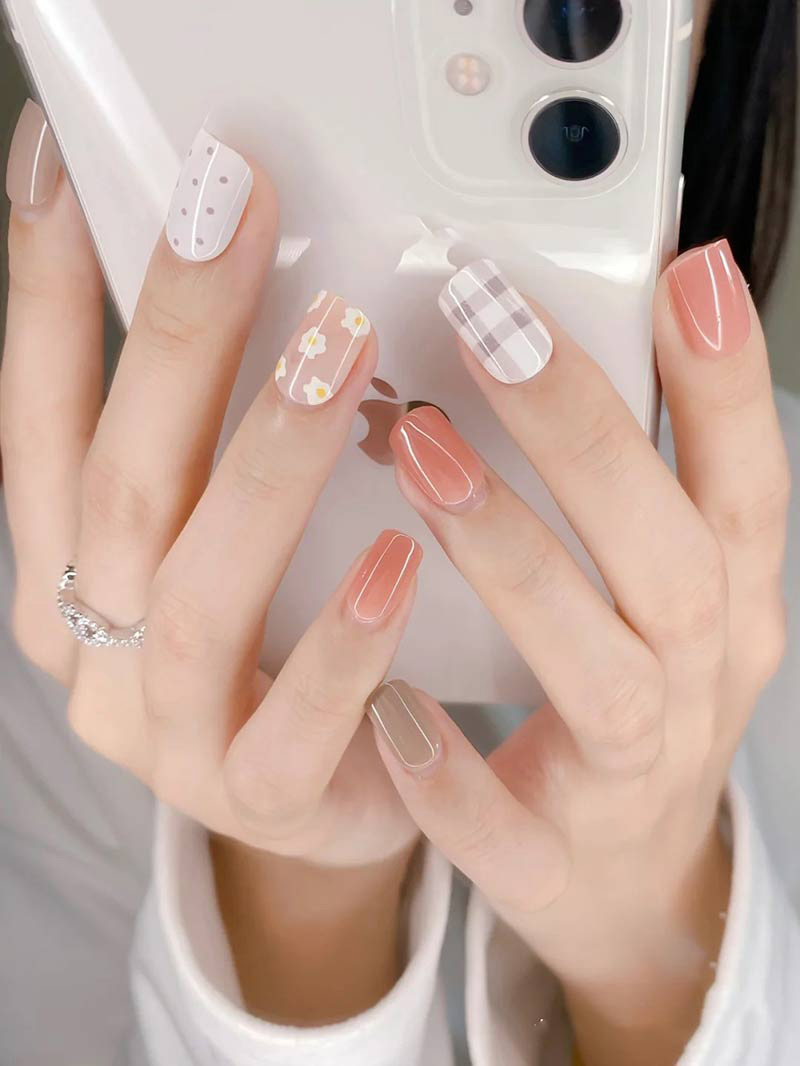Mẫu nail móng vuông ngắn