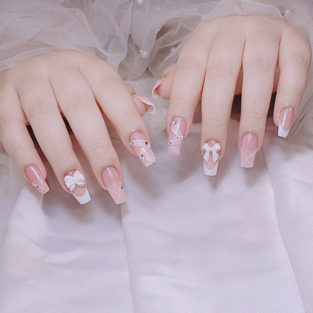 Mẫu móng tay vuông đẹp 2023