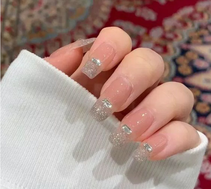 Mẫu nail móng vuông dài