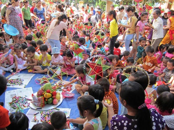 Phá cỗ Trung Thu từ xưa đến nay