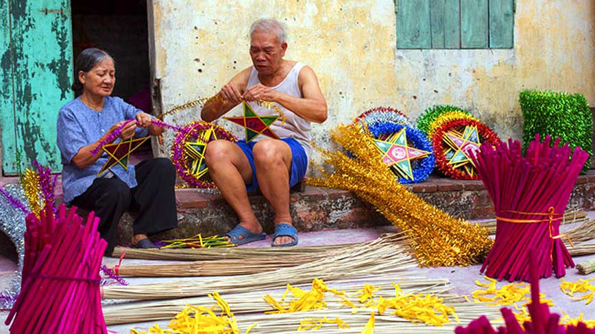Hình ảnh làm lồng đèn ông sao truyền thống