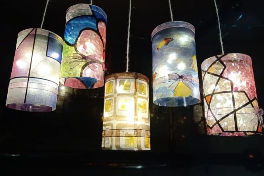 Đèn Trung Thu bằng chai nhựa